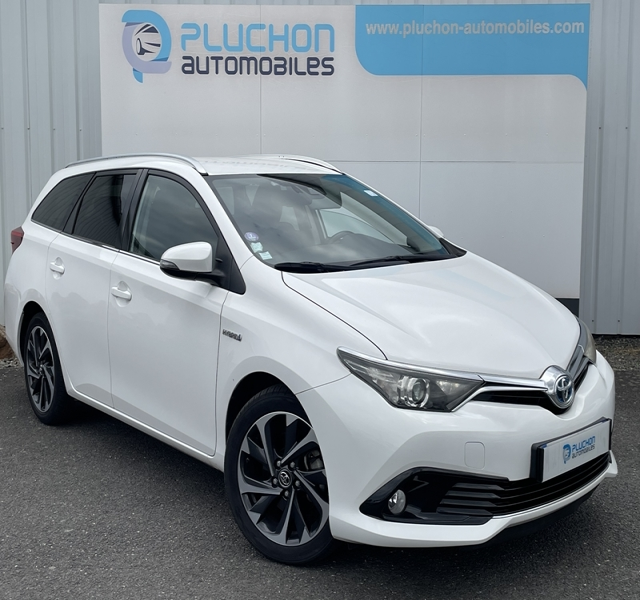 Toyota
                Auris Touring Sports