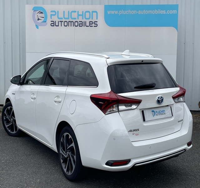 Toyota
                Auris Touring Sports