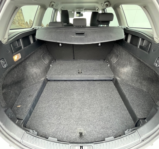 3 img-vehicule.jpgToyota
                            img-vehicule.jpgAuris Touring Sports