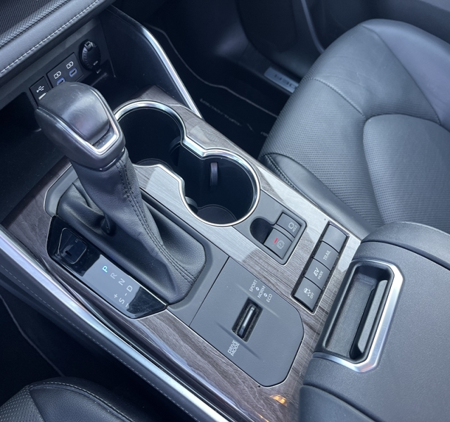 6 img-vehicule.jpgToyota
                            img-vehicule.jpgHIGhlander
