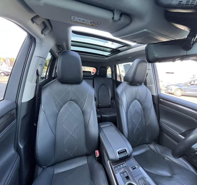 8 img-vehicule.jpgToyota
                            img-vehicule.jpgHIGhlander