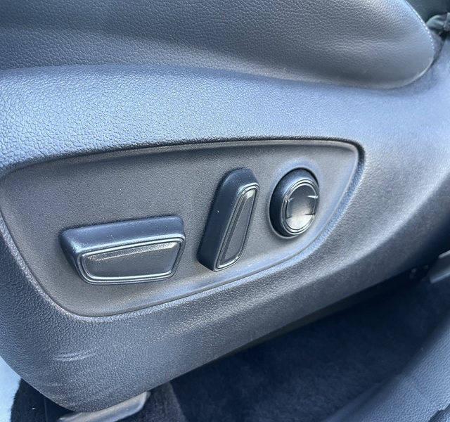 11 img-vehicule.jpgToyota
                            img-vehicule.jpgHIGhlander