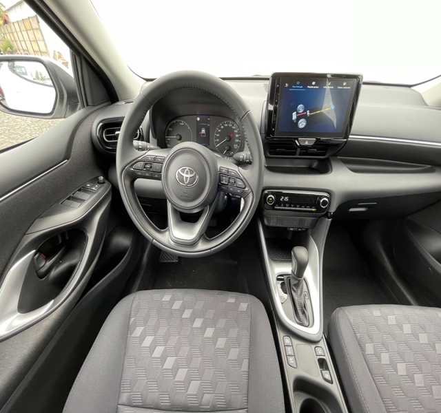 Toyota
                Yaris