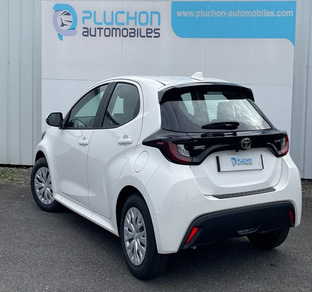 Toyota
                Yaris