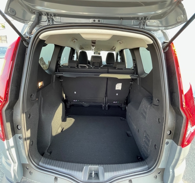3 img-vehicule.jpgDacia
                            img-vehicule.jpgJogger