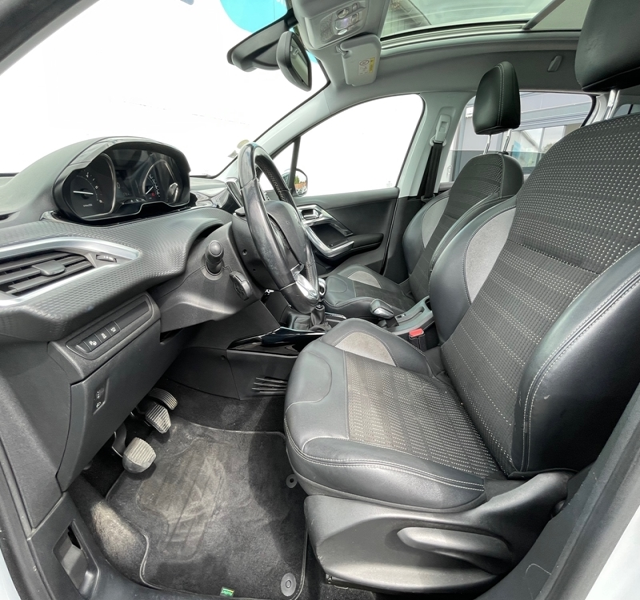 8 img-vehicule.jpgPeugeot
                            img-vehicule.jpg2008