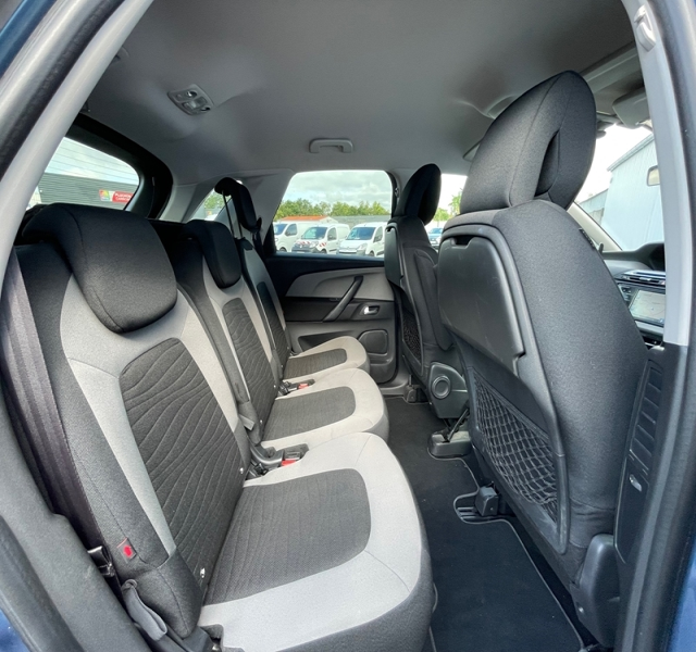 6 img-vehicule.jpgCitroen
                            img-vehicule.jpgC4 Picasso