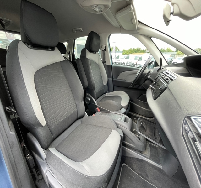 8 img-vehicule.jpgCitroen
                            img-vehicule.jpgC4 Picasso
