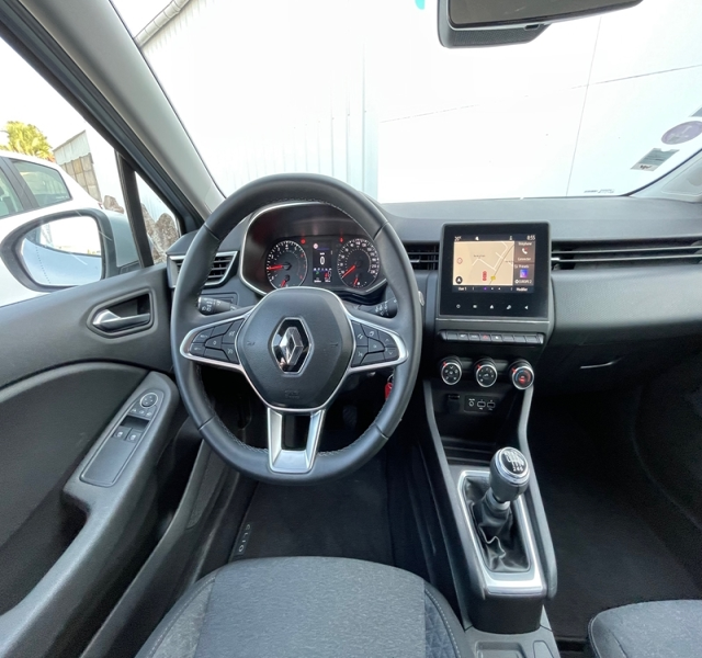 Renault
                Clio V