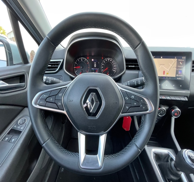7 img-vehicule.jpgRenault
                            img-vehicule.jpgClio V