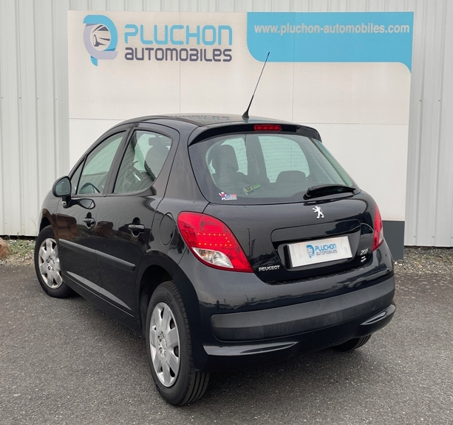Peugeot
                207