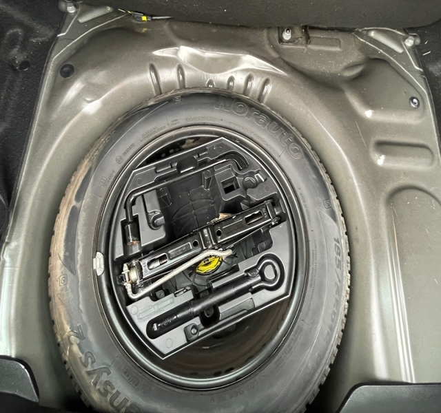 4 img-vehicule.jpgPeugeot
                            img-vehicule.jpg207