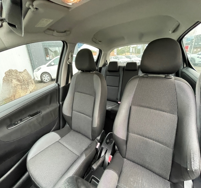 6 img-vehicule.jpgPeugeot
                            img-vehicule.jpg207