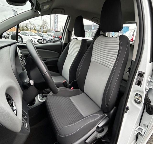 5 img-vehicule.jpgToyota
                            img-vehicule.jpgYaris