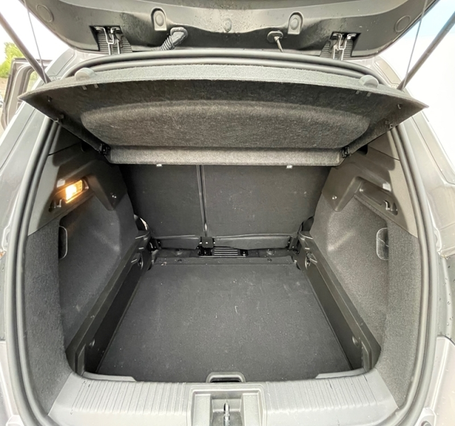3 img-vehicule.jpgRenault
                            img-vehicule.jpgCaptur II