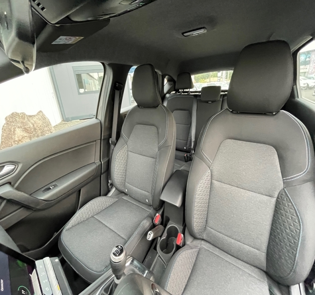 6 img-vehicule.jpgRenault
                            img-vehicule.jpgCaptur II