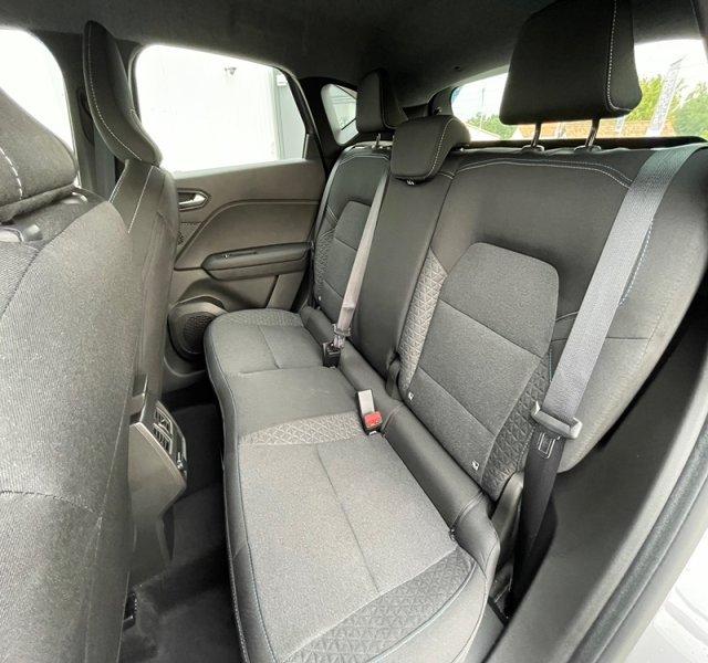 7 img-vehicule.jpgRenault
                            img-vehicule.jpgCaptur II