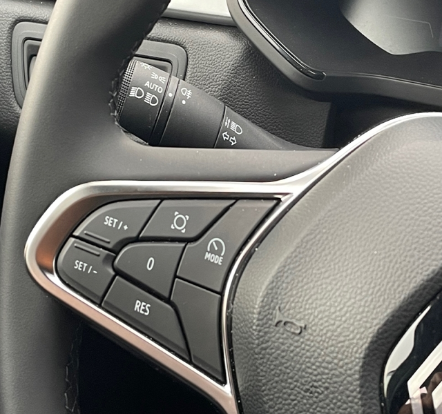 9 img-vehicule.jpgRenault
                            img-vehicule.jpgCaptur II