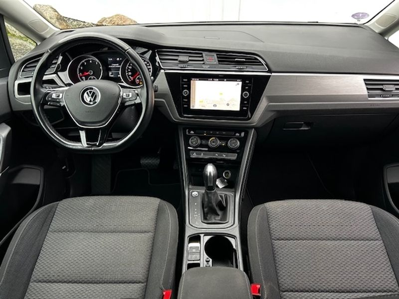 Volkswagen
                            Touran
