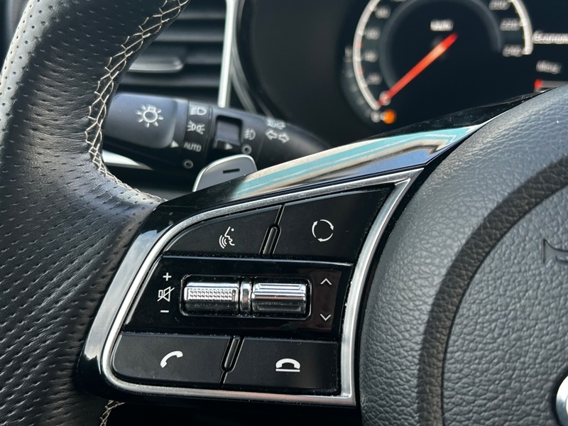 10 img-vehicule.jpgKia
                            img-vehicule.jpgCeed SW