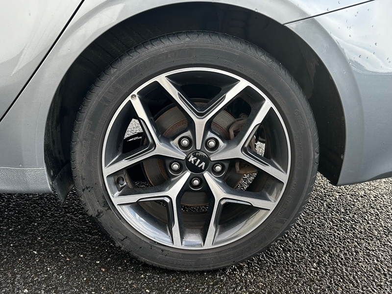 17 img-vehicule.jpgKia
                            img-vehicule.jpgCeed SW