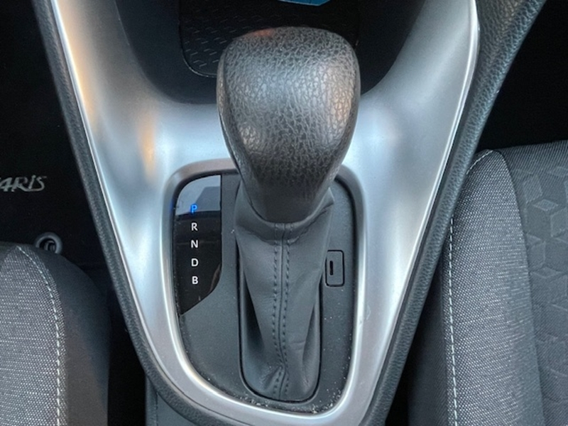 10 img-vehicule.jpgToyota
                            img-vehicule.jpgYaris