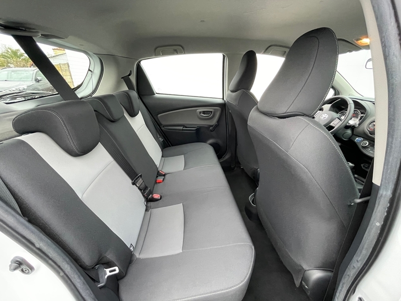 7 img-vehicule.jpgToyota
                            img-vehicule.jpgYaris