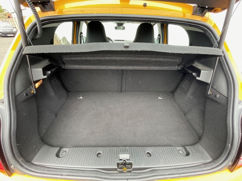 3 img-vehicule.jpgRenault
                            img-vehicule.jpgTwingo III