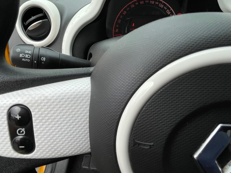 6 img-vehicule.jpgRenault
                            img-vehicule.jpgTwingo III