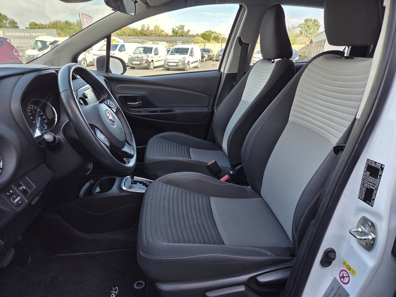7 img-vehicule.jpgToyota
                            img-vehicule.jpgYaris