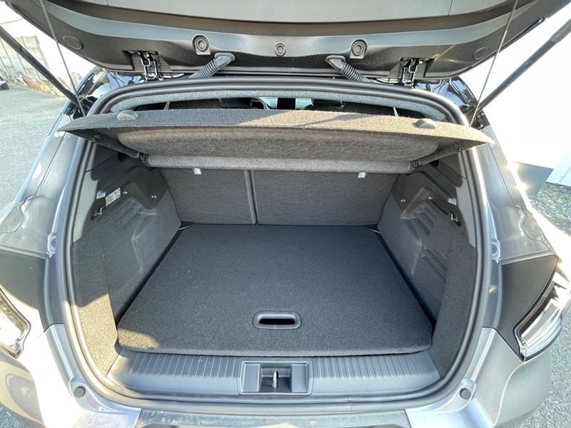 3 img-vehicule.jpgRenault
                            img-vehicule.jpgCaptur II