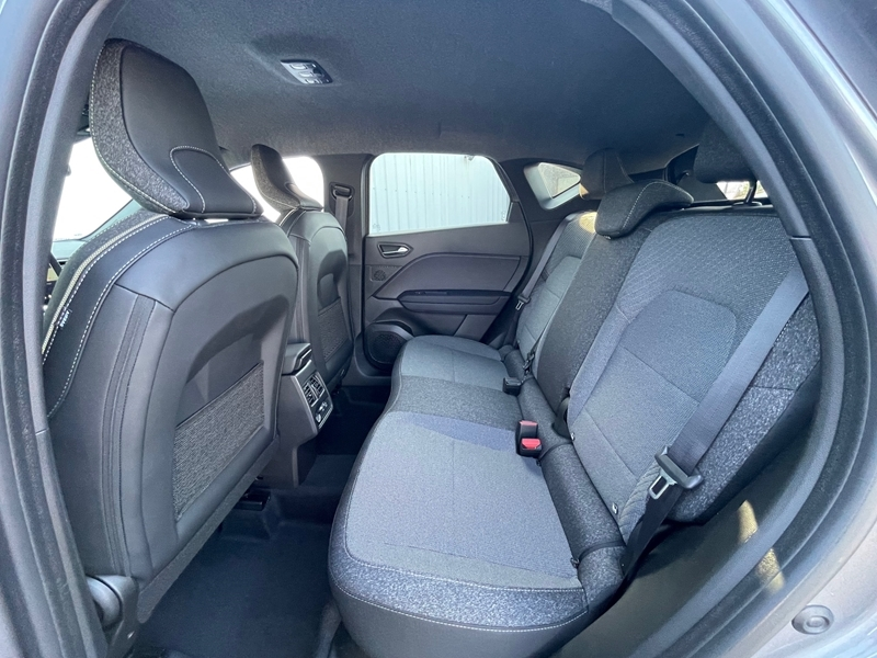 6 img-vehicule.jpgRenault
                            img-vehicule.jpgCaptur II