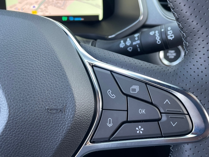 9 img-vehicule.jpgRenault
                            img-vehicule.jpgCaptur II