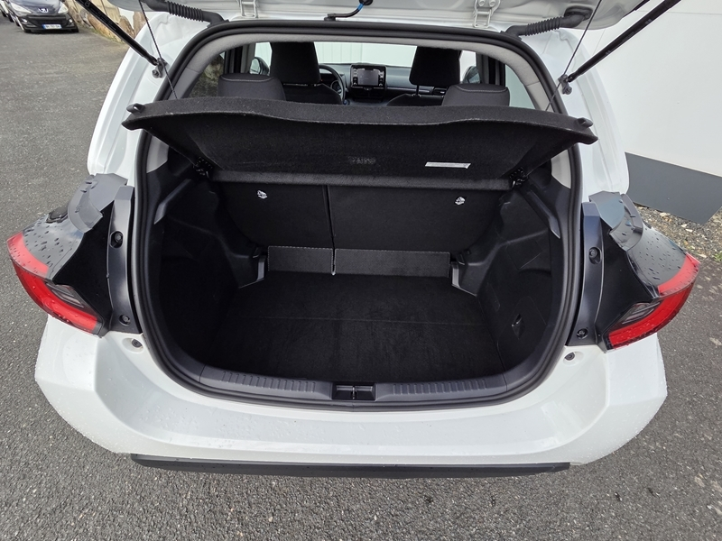 3 img-vehicule.jpgToyota
                            img-vehicule.jpgYaris