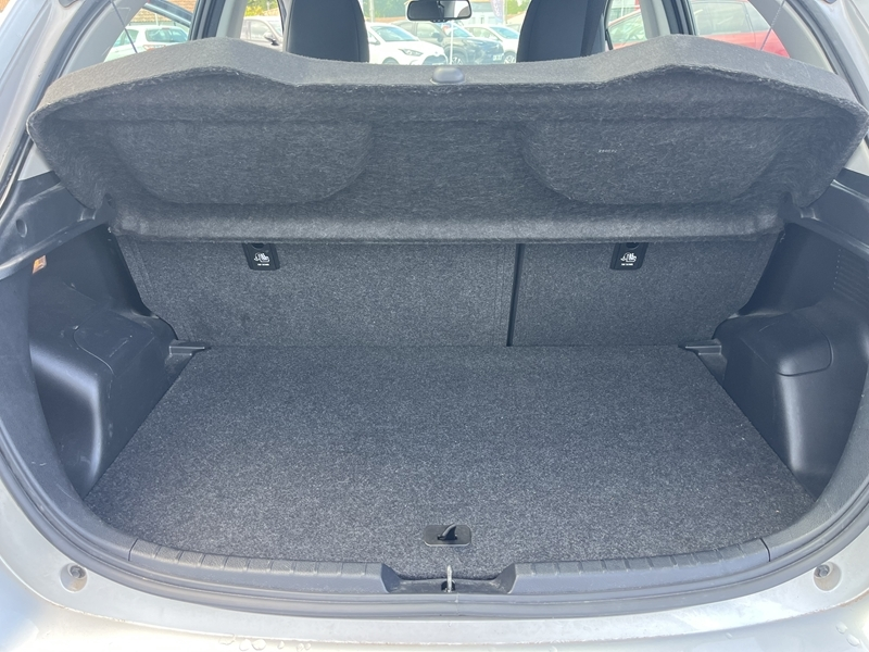 3 img-vehicule.jpgToyota
                            img-vehicule.jpgYaris