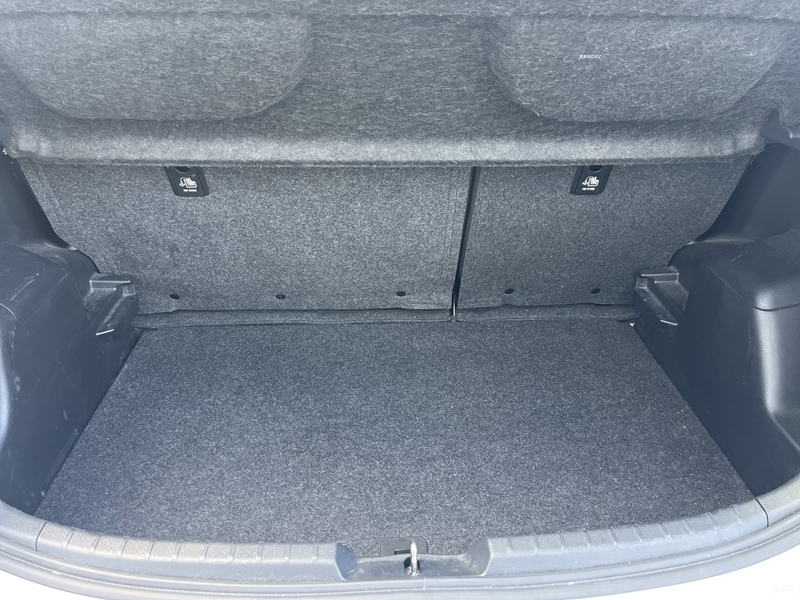 4 img-vehicule.jpgToyota
                            img-vehicule.jpgYaris