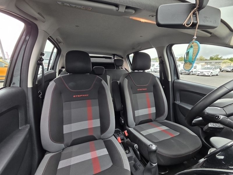 3 img-vehicule.jpgDacia
                            img-vehicule.jpgSandero