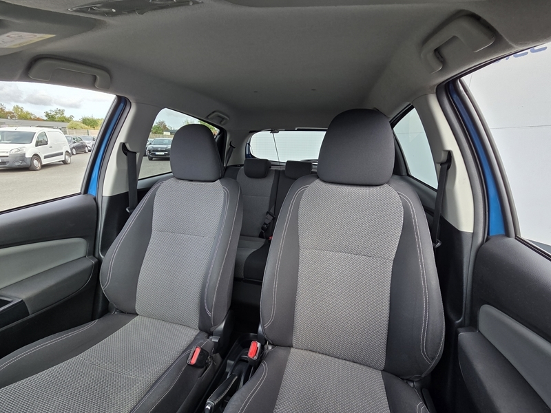 4 img-vehicule.jpgToyota
                            img-vehicule.jpgYaris