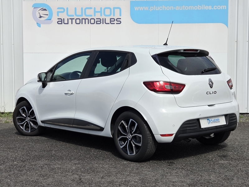 2 img-vehicule.jpgRenault
                            img-vehicule.jpgClio IV