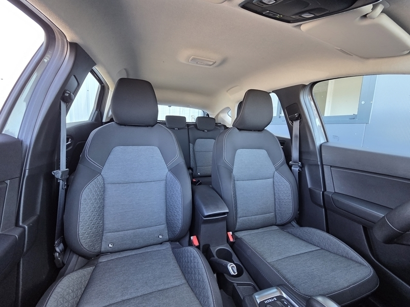 3 img-vehicule.jpgRenault
                            img-vehicule.jpgCaptur II
