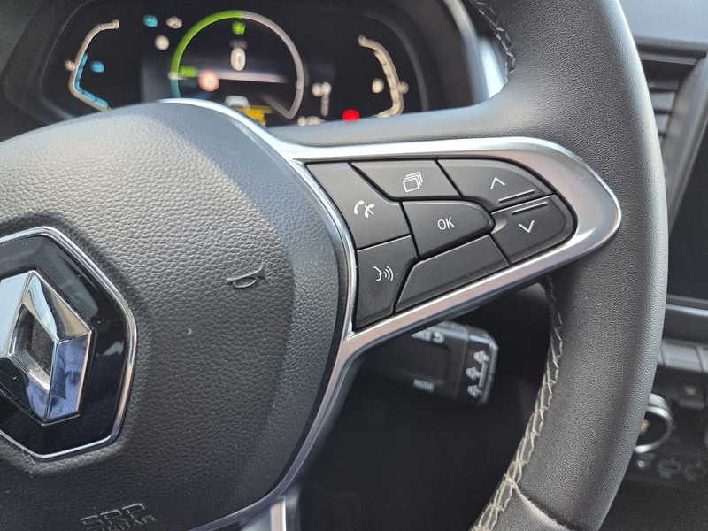 5 img-vehicule.jpgRenault
                            img-vehicule.jpgCaptur II