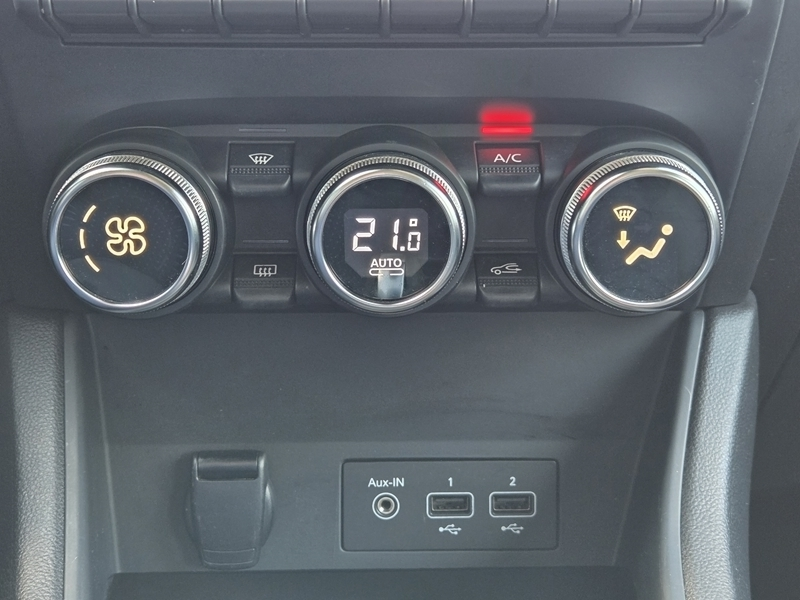 11 img-vehicule.jpgRenault
                            img-vehicule.jpgCaptur II