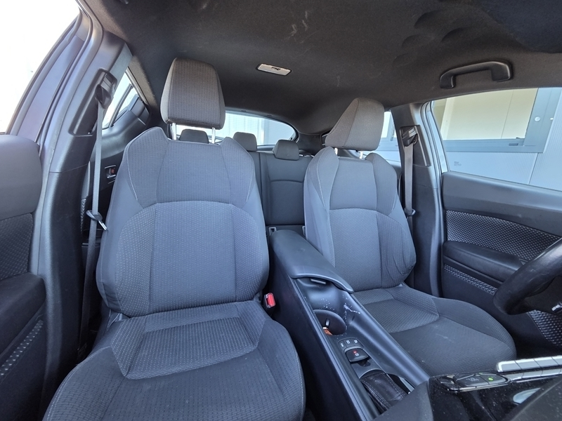 3 img-vehicule.jpgToyota
                            img-vehicule.jpgC-HR