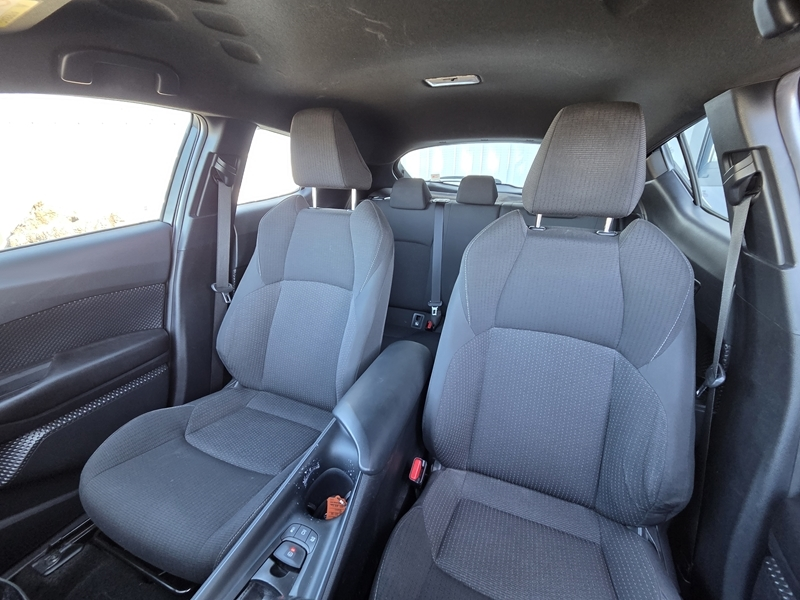4 img-vehicule.jpgToyota
                            img-vehicule.jpgC-HR