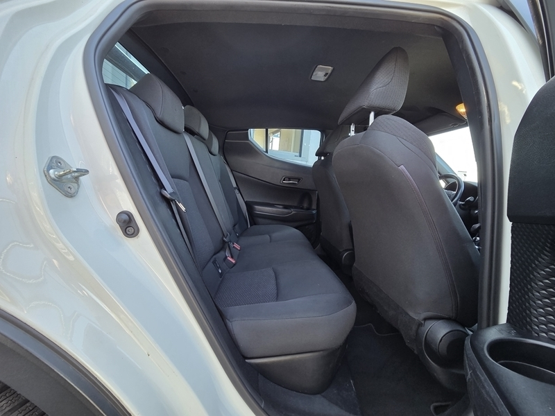 5 img-vehicule.jpgToyota
                            img-vehicule.jpgC-HR