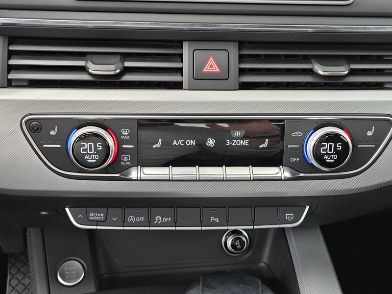 10 img-vehicule.jpgAudi
                            img-vehicule.jpgA5 Cabriolet