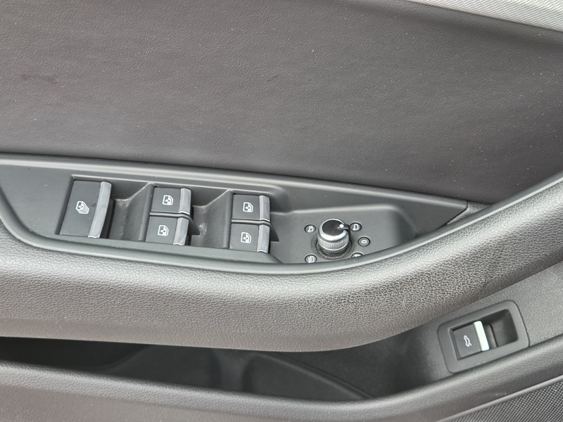 12 img-vehicule.jpgAudi
                            img-vehicule.jpgA5 Cabriolet