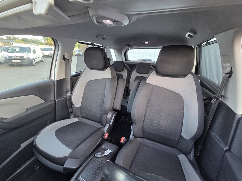 3 img-vehicule.jpgCitroen
                            img-vehicule.jpgC4 Picasso