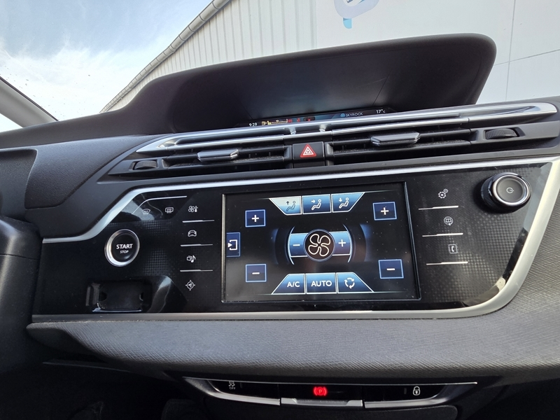 9 img-vehicule.jpgCitroen
                            img-vehicule.jpgC4 Picasso