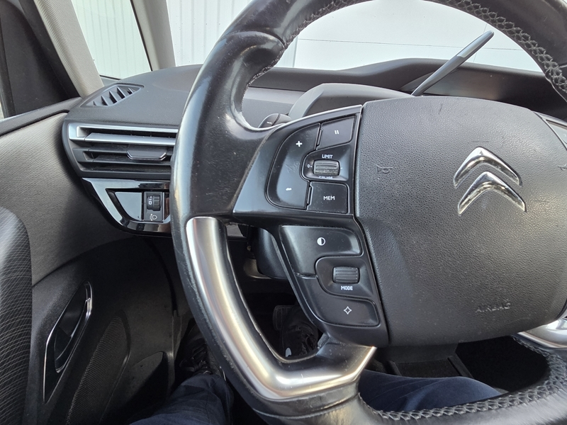 10 img-vehicule.jpgCitroen
                            img-vehicule.jpgC4 Picasso